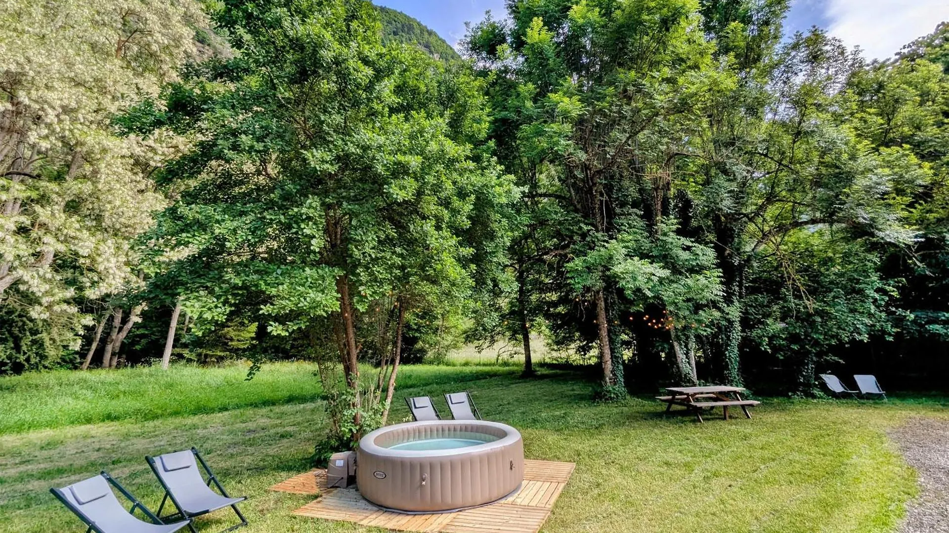 펜션 Maison Avec Grand Jardin, Garage, Jacuzzi Supplement 오리스